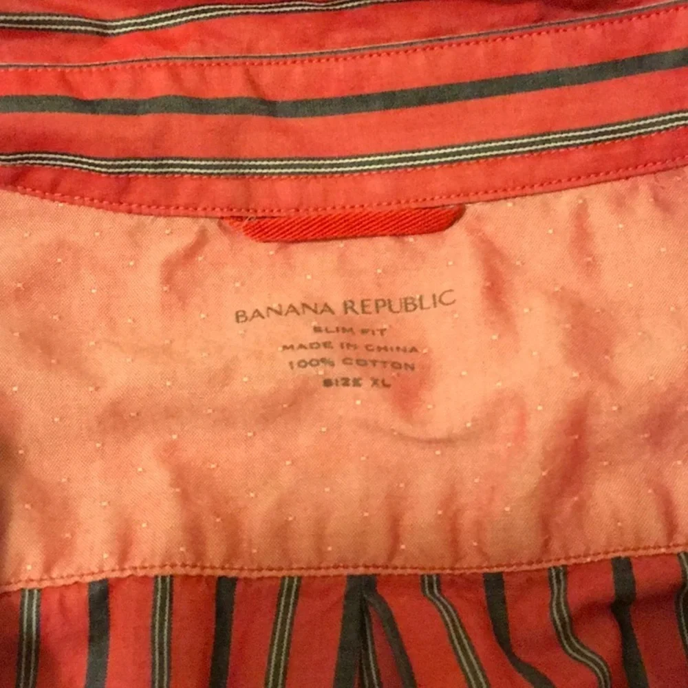 Banana Republic Striped Button Down Shirt in 100% Red Cotton (sz XL)